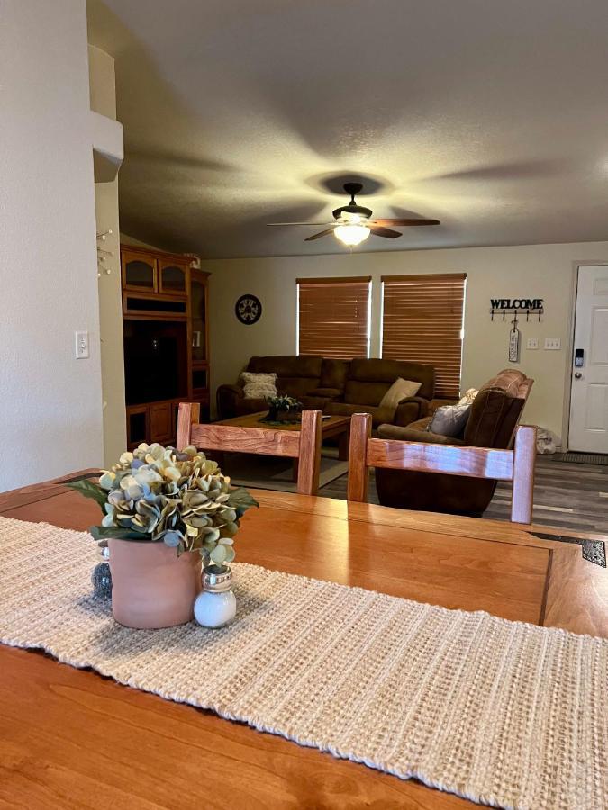Parker Strip Pool House With Game Room! エクステリア 写真